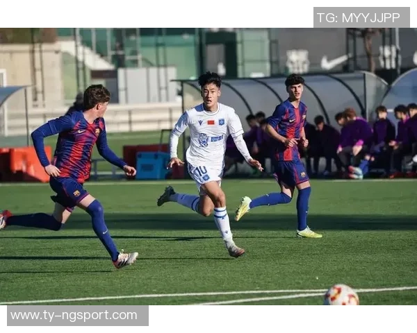 中国犀旺队与巴萨激战一场最终以1比2惜败展现出色实力