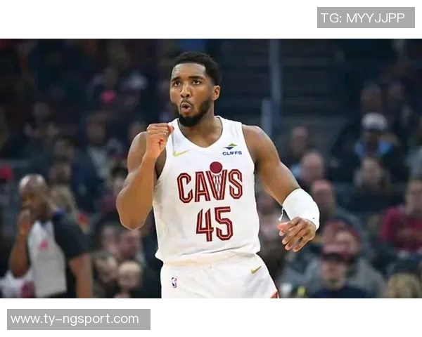 尚帕尼状态回暖全场表现出色14投8中三分命中率高达44砍下20分10板4助