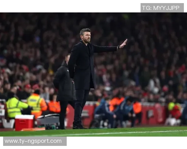 曼联球迷热议阿莫林连胜35场卡里克仅需两场表现引发讨论